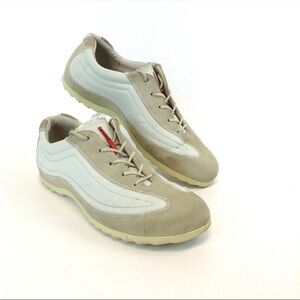 Woman’s Ecco shoes - size 8 woman’s - 39 Ecco